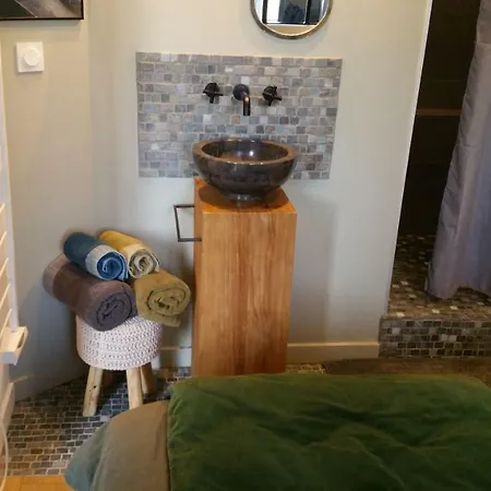 Fiquet De Normanville Pour Votre Bien En Plein Coeur Historique *